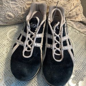 Vintage ASICS sneakers